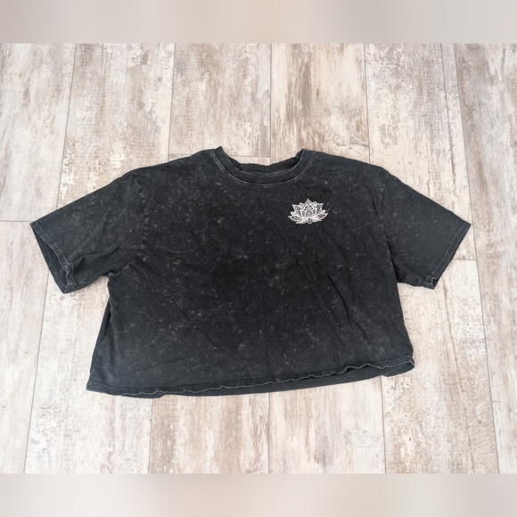 Carbon Tops - Carbon Copy Black Crewneck Tee with White Label